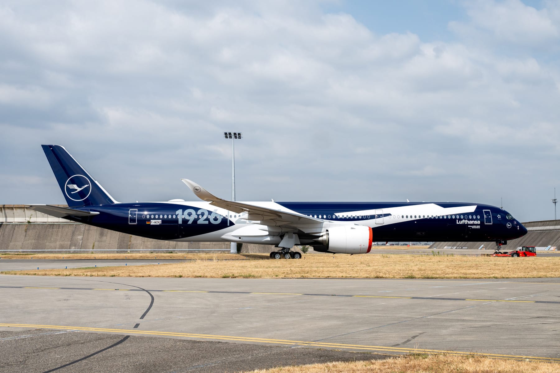 Infoair - Pierwszy Airbus A350-1000 Lufthansy otrzyma nazwę „Deutschland” i specjalne malowanie