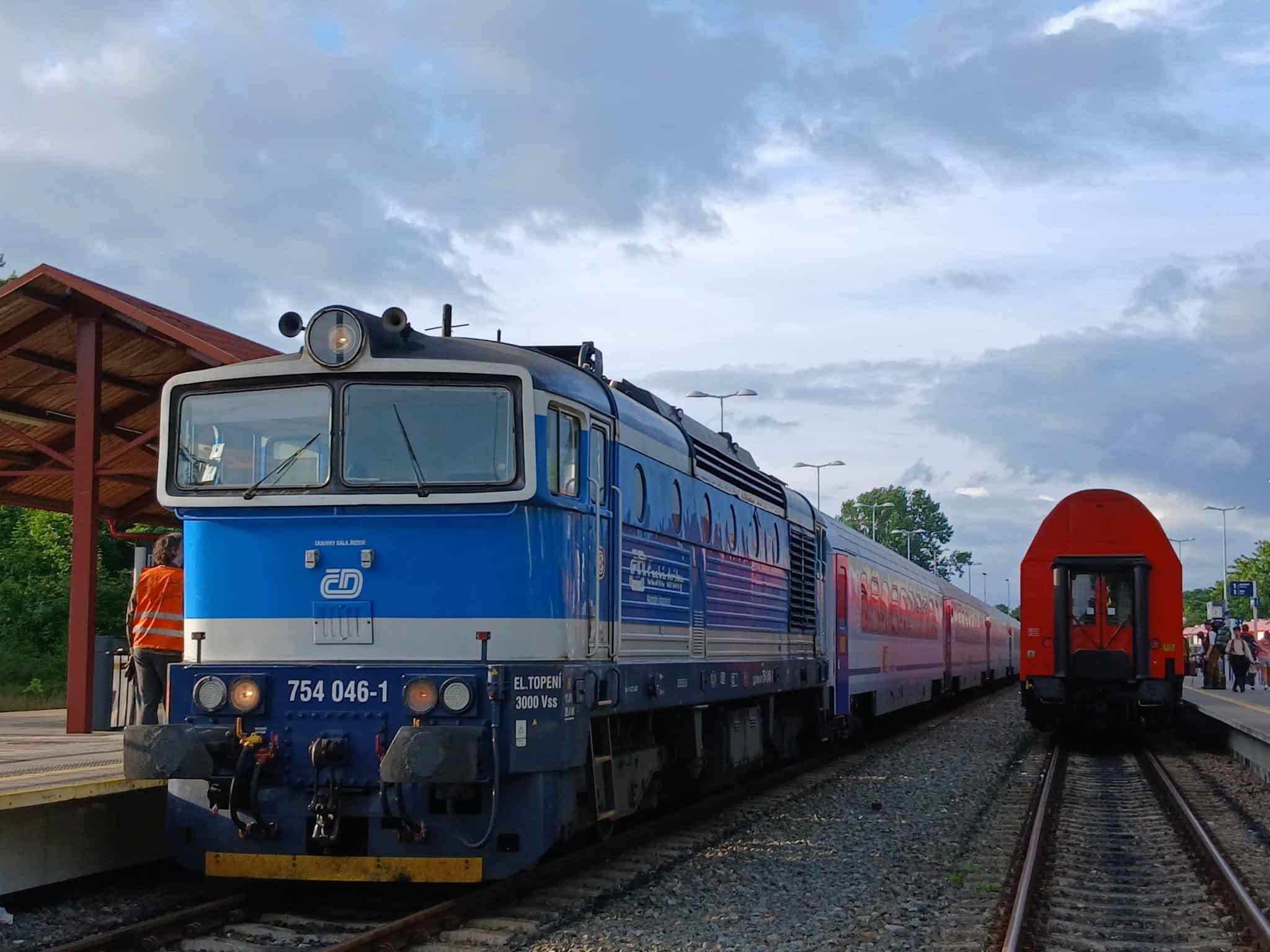 Inforail - Sześć pociągów PKP Intercity dojeżdża do Helu w tegoroczne wakacje. To najlepsza oferta przewoźnika