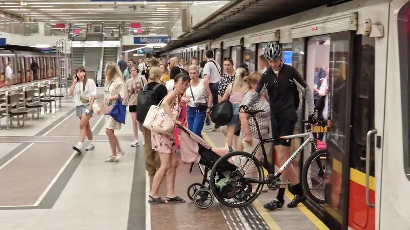 Infobike - Warszawa: Rower w metrze bez dopłaty. Zasady 2026