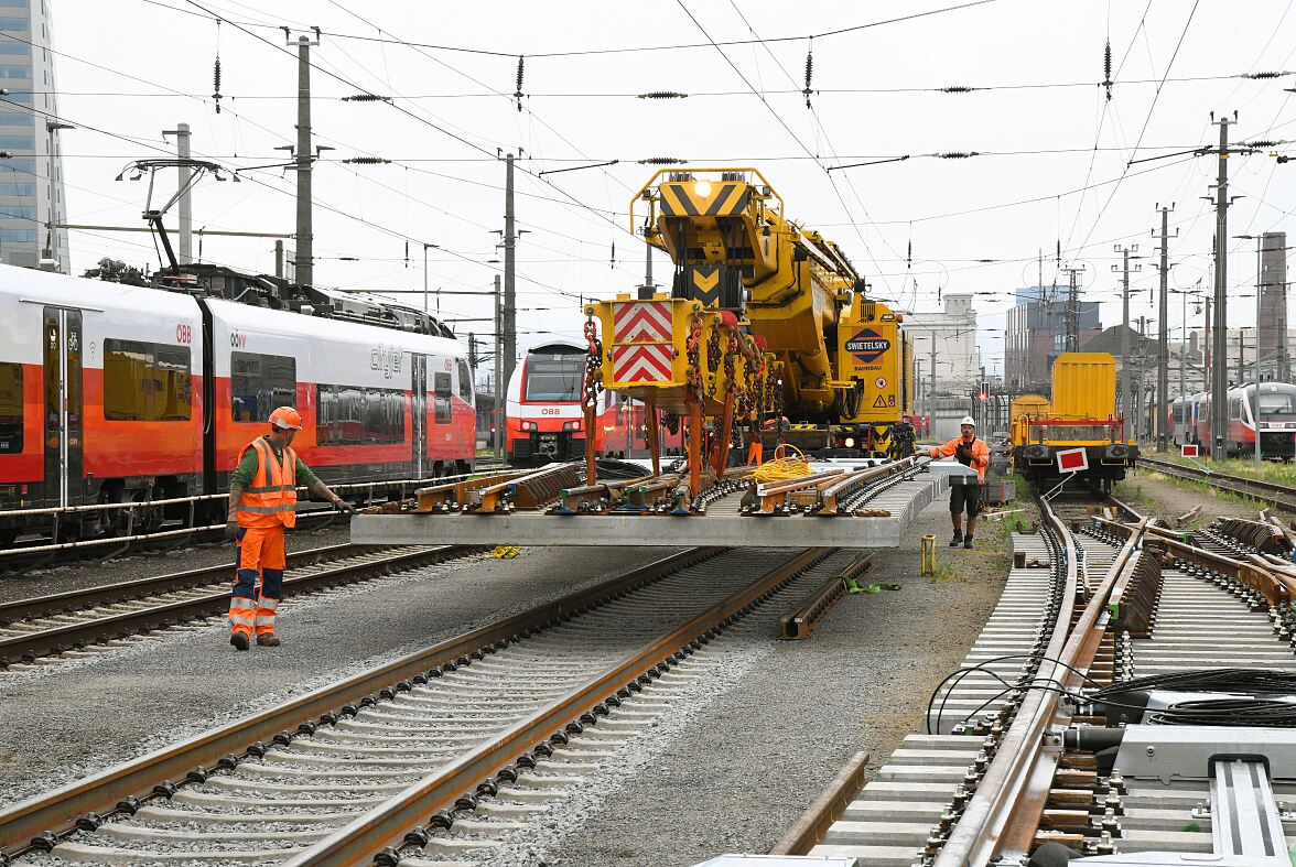 Inforail - Wielkie wakacyjne remonty na austriackiej kolei. ÖBB modernizują infrastrukturę w Górnej Austrii