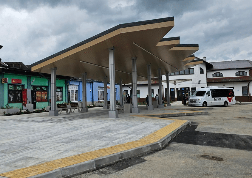 Infotrans - Lesko planuje nowy dworzec autobusowy i przystanki. Do 2028 roku