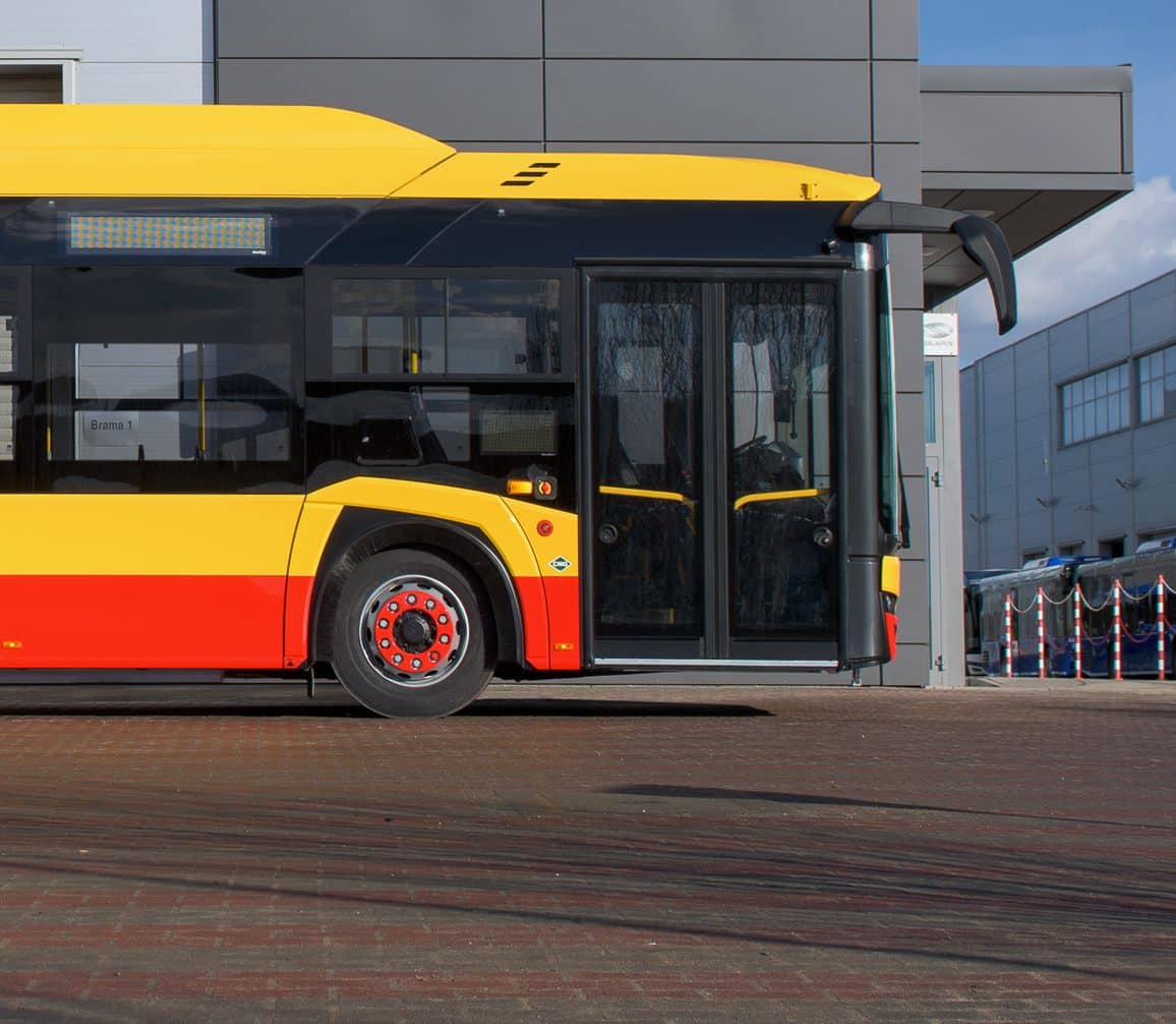 Infobus - Solaris oświadcza ws. wypadku w Warszawie: „Bez spekulacji”. Prokuratura wszczyna śledztwo