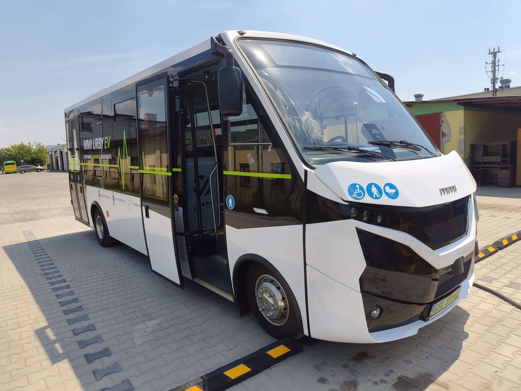 Infobus - Osiem 12-metrowych elektrobusów dla MKS Dębica. Dostawa do września 2028
