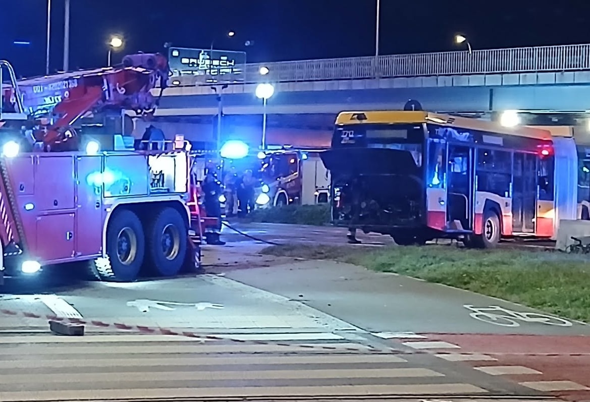 Infobus - MZA po wypadku autobusu linii 186: Nie można zdalnie przejąć panowania nad Solarisem