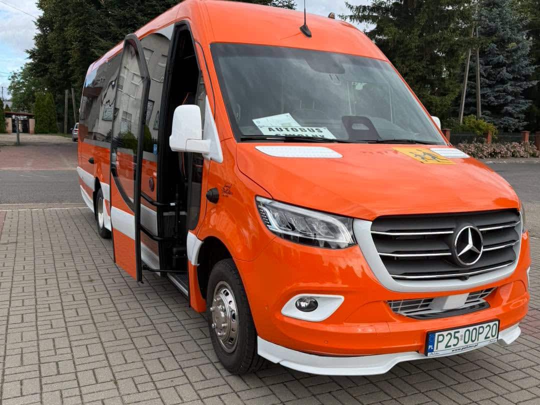 Infobus - Gmina Zawidz odebrała nowy autobus szkolny. Mazowiecki minibus od Polster