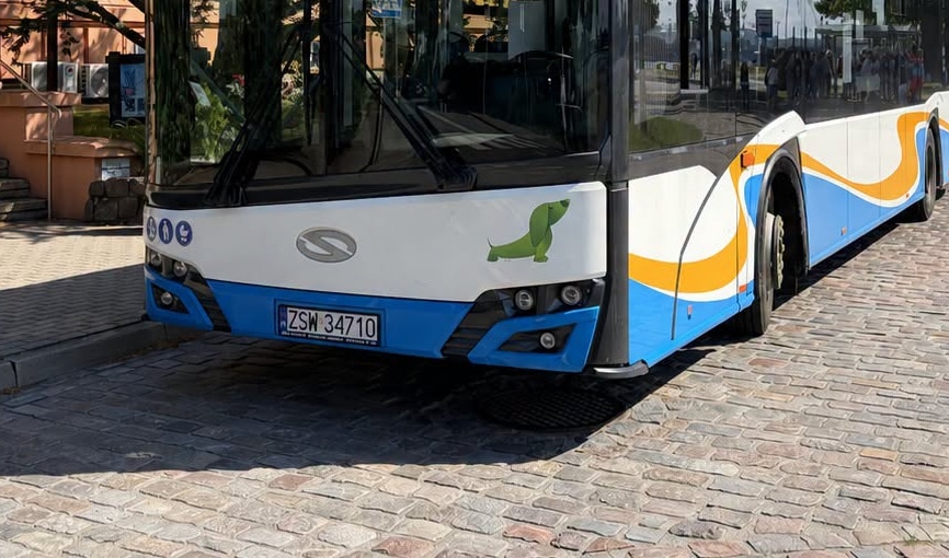 Infobus - Komunikacja Autobusowa Świnoujście uruchomiła linię 13. Z promu na promenadę