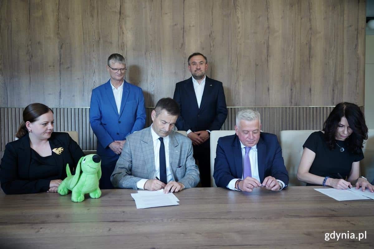 Infobus - Gdynia z umową na 18 autobusów spalinowych dla GZK. Kontrakt za 41 mln zł