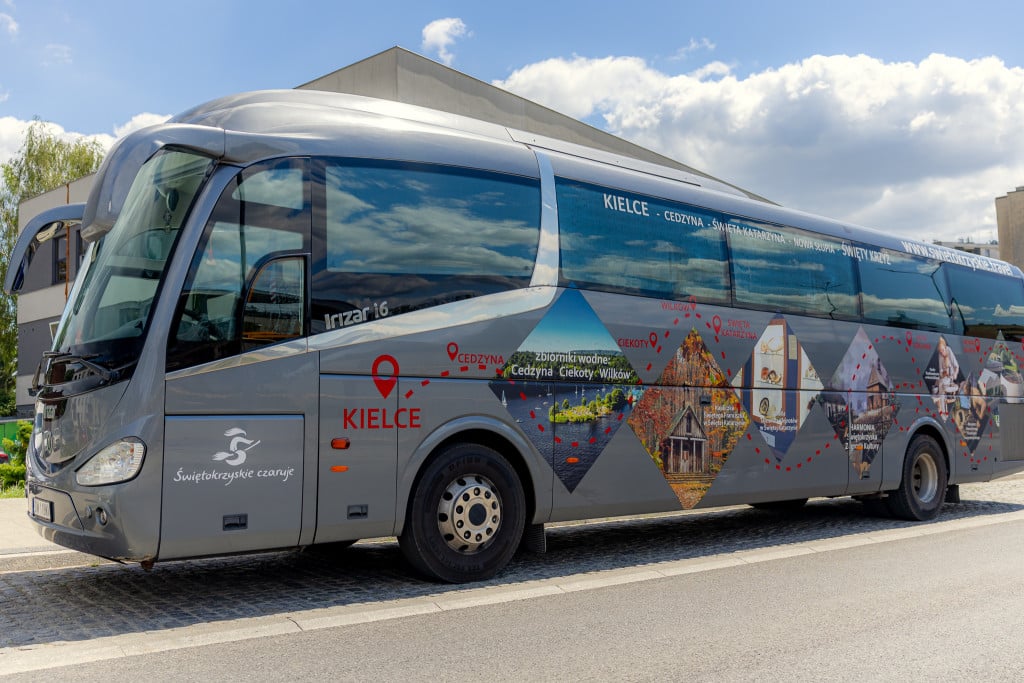 Infobus - Darmowy autokar z Kielc na Święty Krzyż wraca na wakacje. To już siódmy sezon