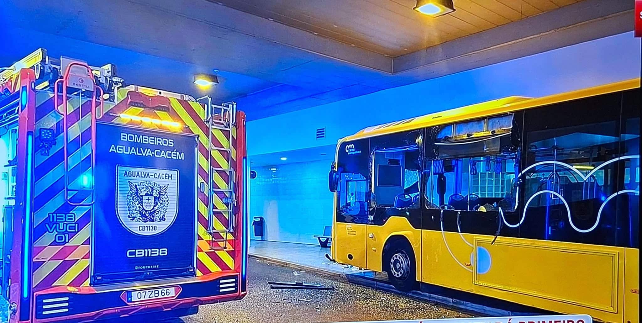 Infobus - Lizbona: Autobus metropolitalny Carris uderzył w filar. Są ofiary i wielu rannych