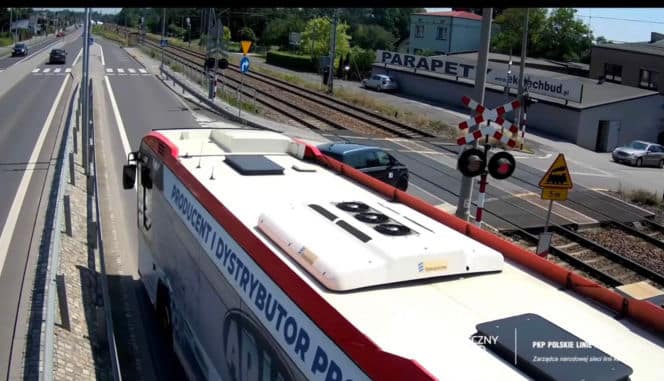 Infobus - Częstochowa: zarzuty dla kierowcy autobusu MPK po wypadku na przejeździe