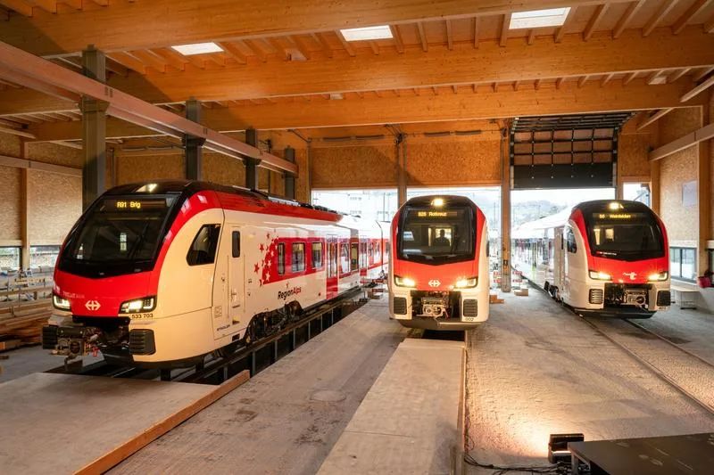Inforail - Szwajcaria: Nowe pociągi FLIRT Evo wyjechały na regularne trasy