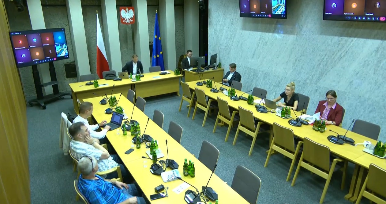 Infobike - Sejm: Karta rowerowa i przepisy do zmiany. Sześć postulatów dla młodych rowerzystów