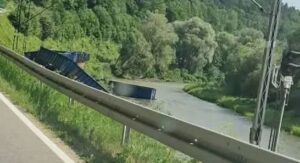 Inforail - Ruch pociągów wrócił na linię nr 96. PKP PLK zakończyły naprawę torów po wykolejeniu pod Wierchomlą