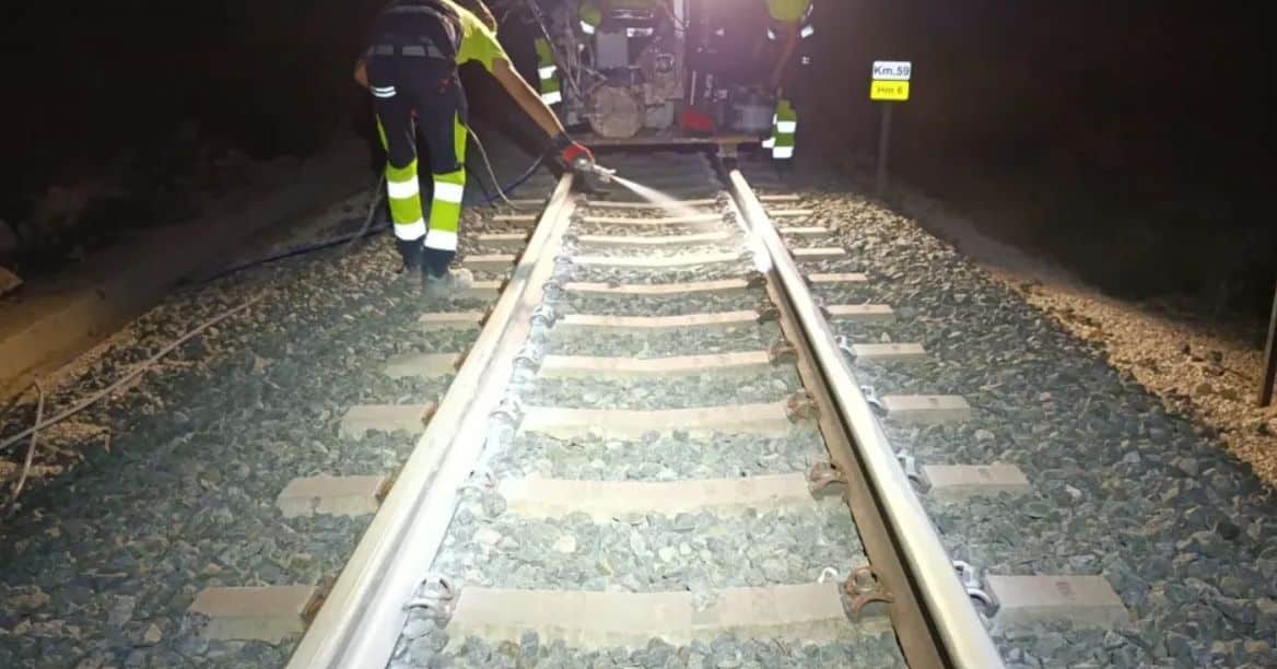 Infotram - Alicante walczy z upałami. Szyny tramwajowe malowane na biało mają ograniczyć ryzyko deformacji