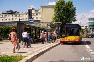 Infobus - Kielce: Sprzeciw PiS ws. autobusów dla Ukrainy nie wypalił. Polacy zrzucili się na 10 Solarisów dla Winnicy