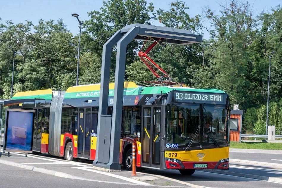 Infobus - Łódź rozbudowuje sieć dla elektrobusów. Nowe ładowarki + zmiana w przetargu na nowy tabor