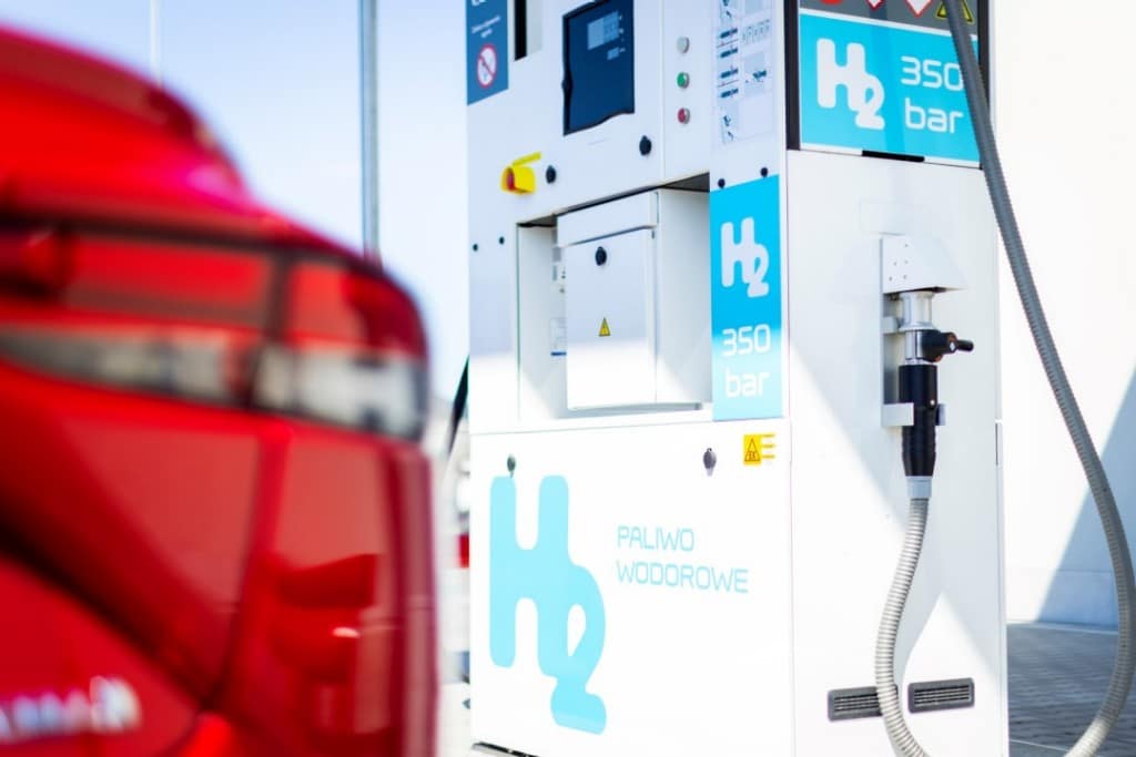 Infobus - 300 tankowań wodoru w Płocku. Stacja Orlenu obsługuje 18 autobusów KM