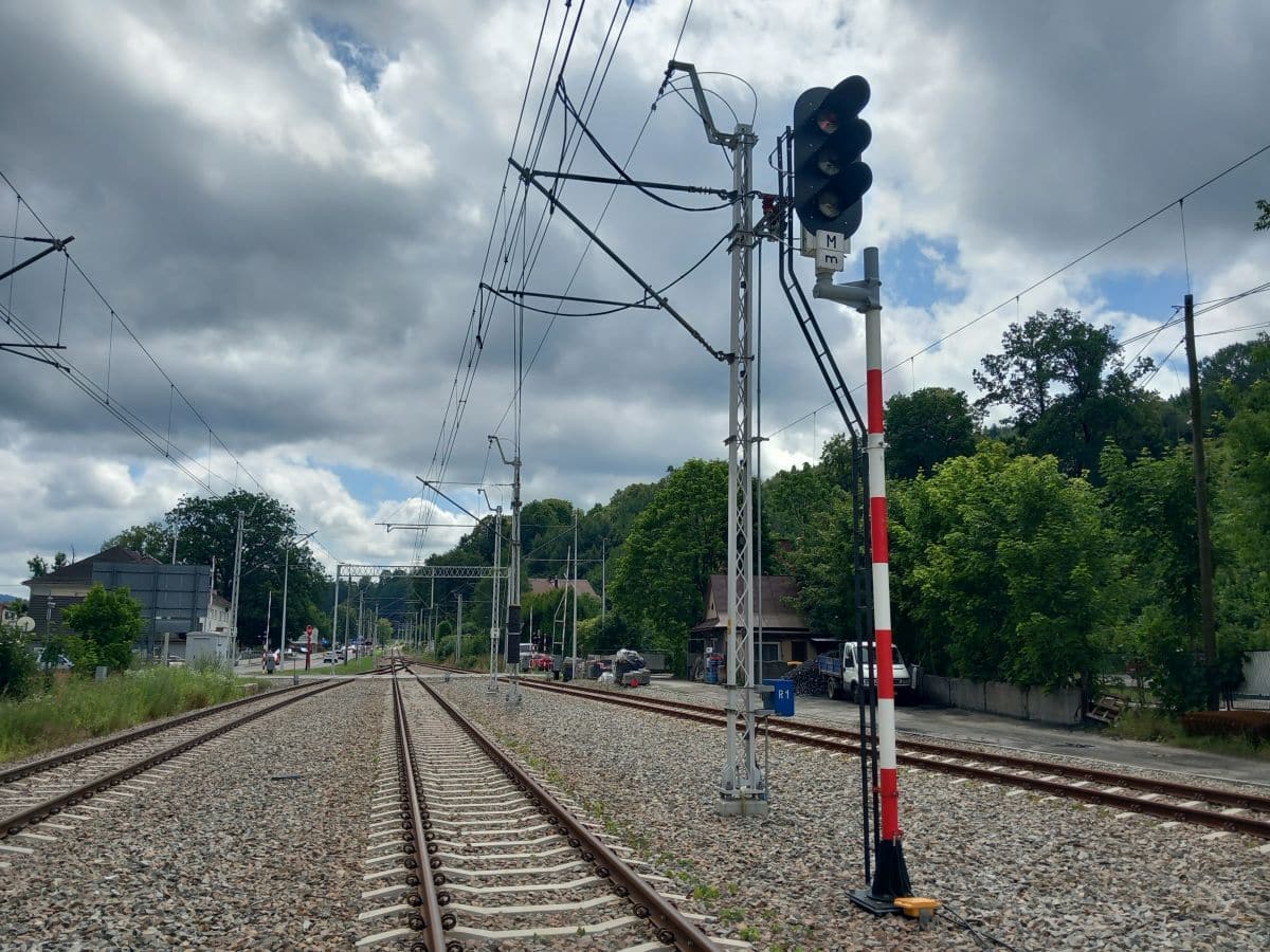 Inforail - Wspólny projekt. PKP PLK, PKP Intercity i Politechnika Poznańska badają oddziaływanie pociągów na tory