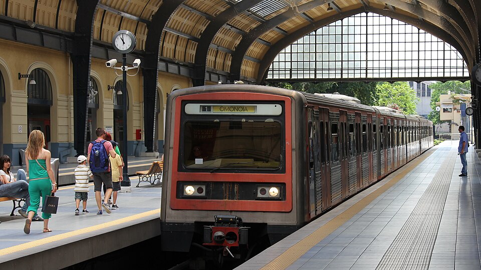 Infotram - Ateny przesuwają przetarg na modernizację 12 składów metra. Oferty do 19 października