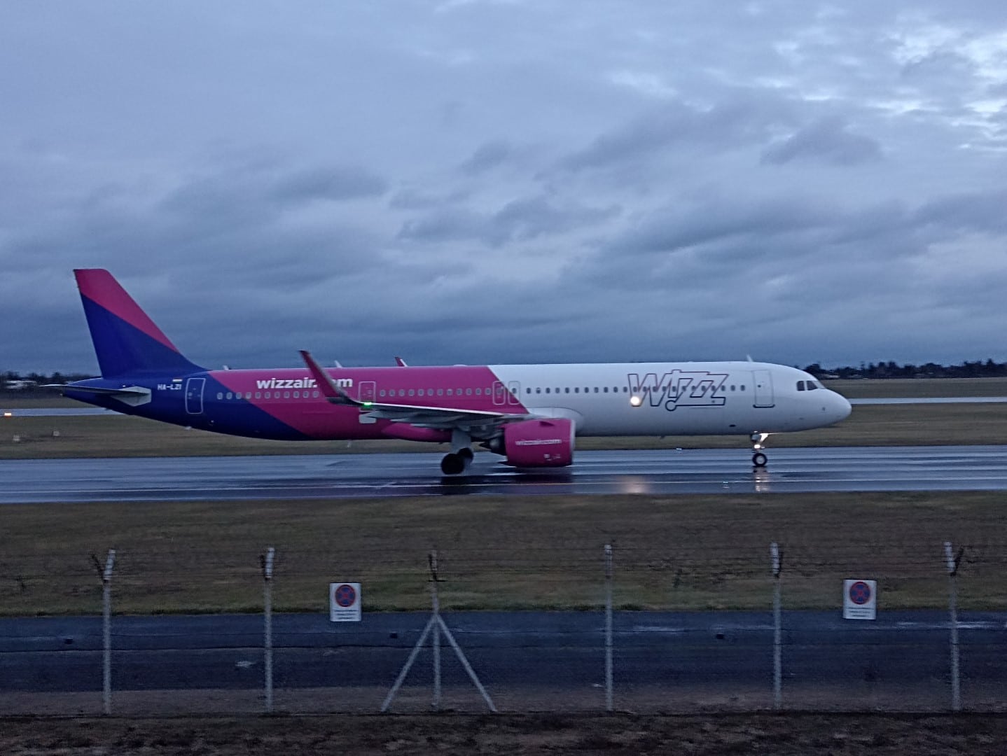 Infoair - Wizz Air już lata z Poznania do Bazylei. Trzy rejsy tygodniowo