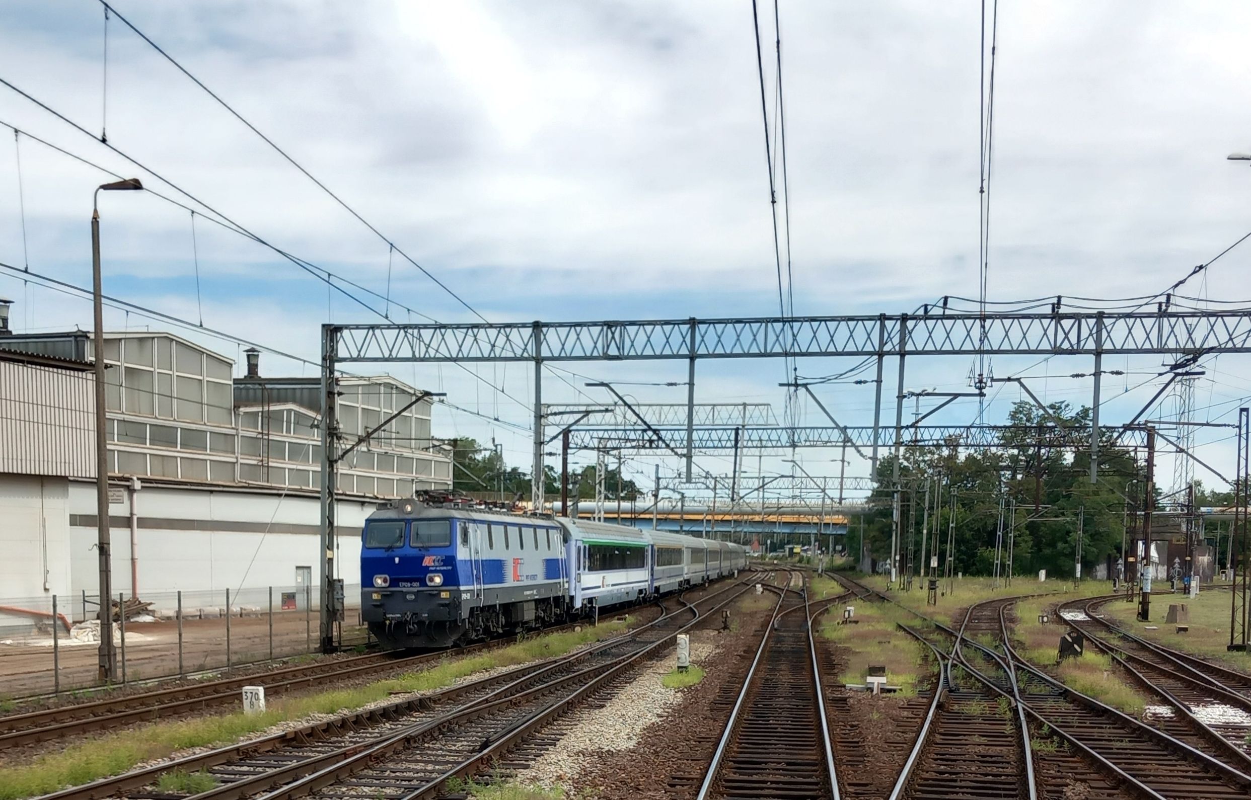 Inforail - EP09 coraz bliżej końca służby w PKP Intercity. W ruchu pozostaje kilkanaście lokomotyw, do kiedy pojeżdżą?