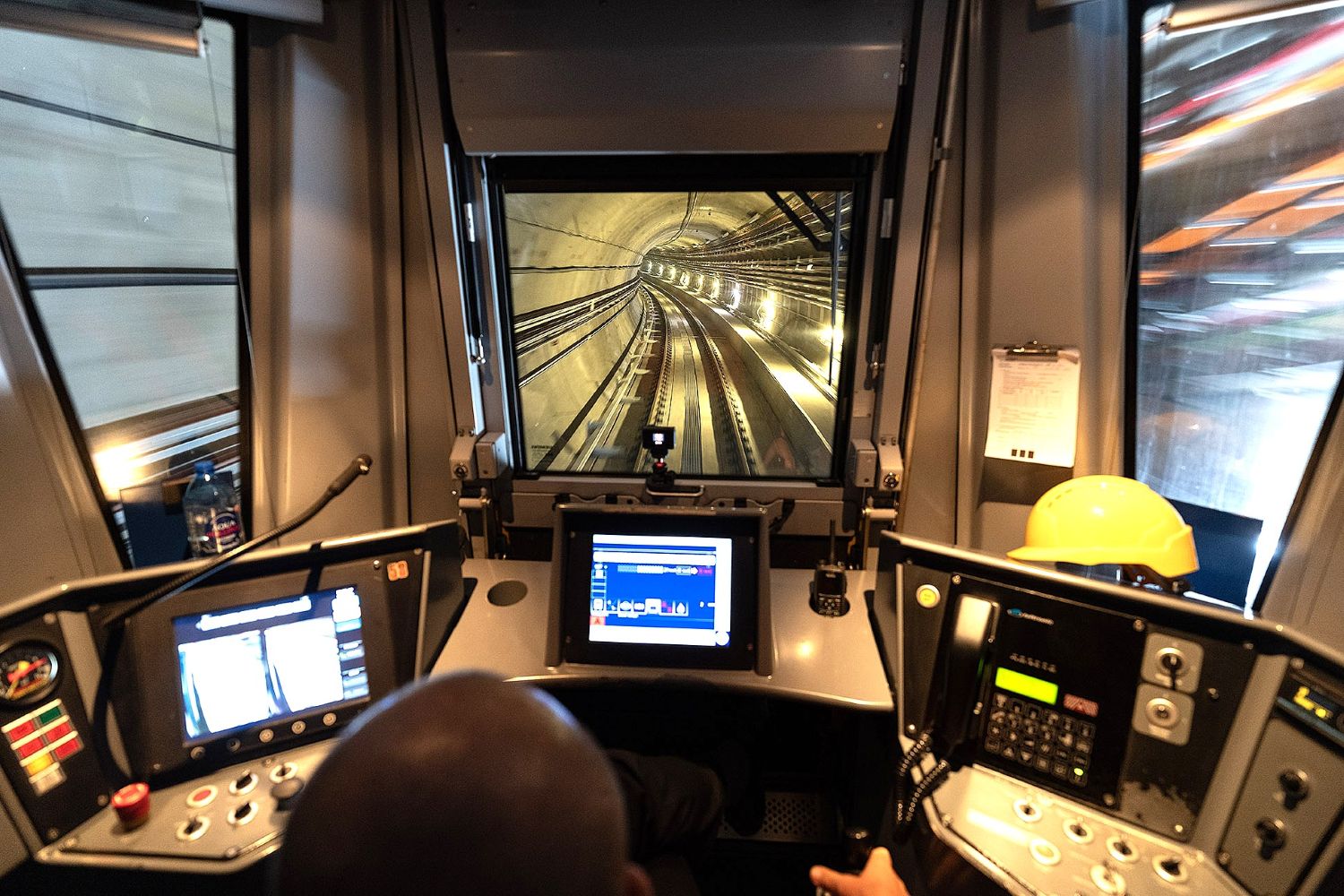 Infotram - Pierwszy pociąg metra na nowym odcinku M2. realizowane są testy między Lazurową a Karolinem