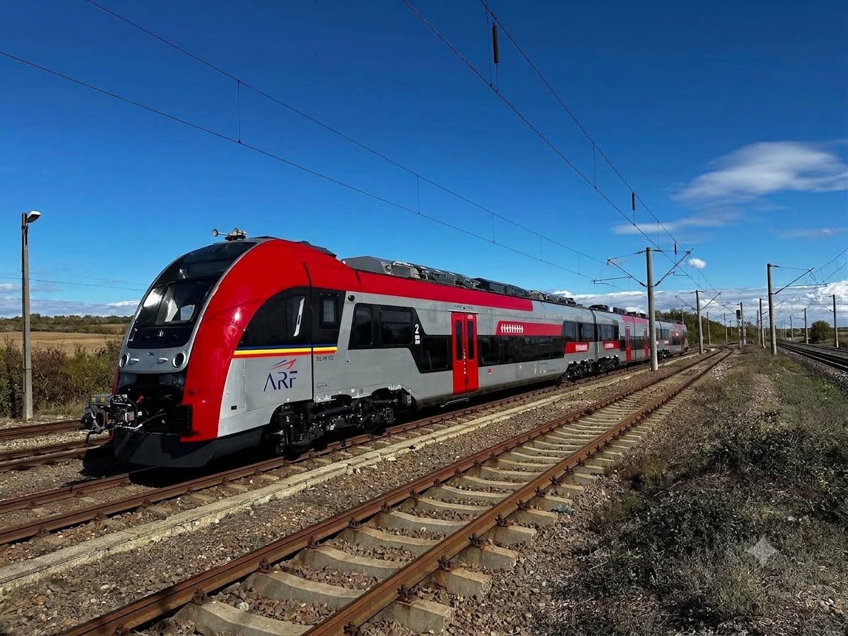 Inforail - Pierwszy interregionalny pociąg PESA w regularnym ruchu w Rumunii. Pojechał z Iași do Ghimeș