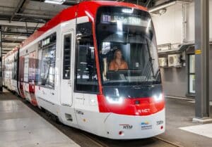Infotram - Nowa era tramwajów w Hadze. TINA Stadlera z Siedlec rozpoczyna jazdy próbne z pasażerami