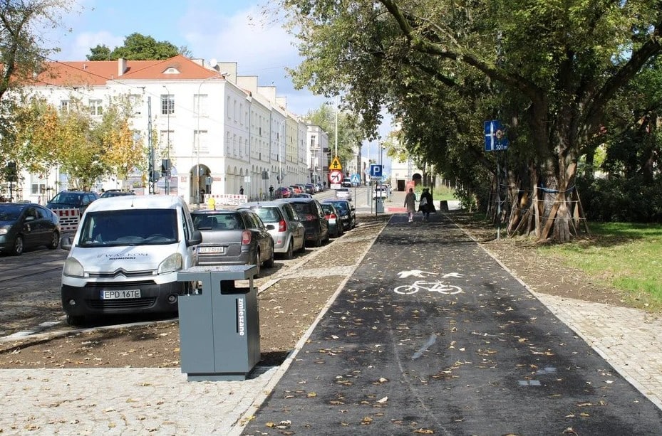 Infobike - Łódź: asfaltowy ciąg pieszo-rowerowy przy Parku Staromiejskim już gotowy