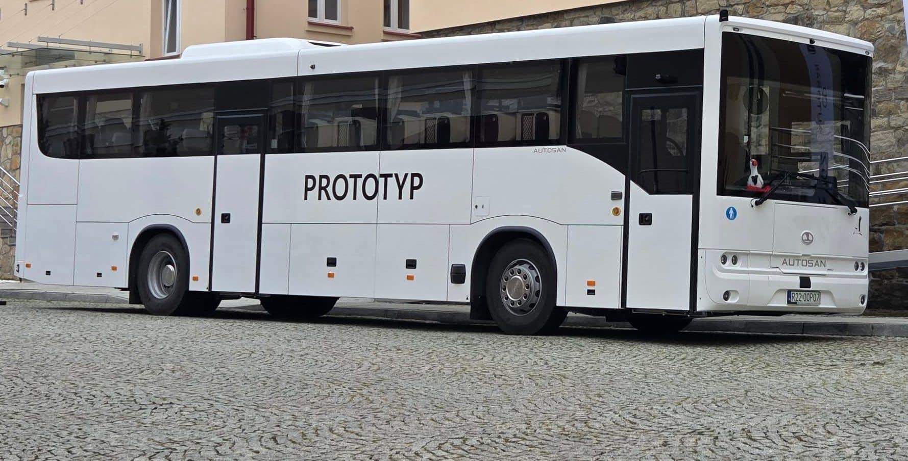 Infobus - Autosan wraca na rynek z nową rodziną autobusów BIES. Prototyp do ewakuacji