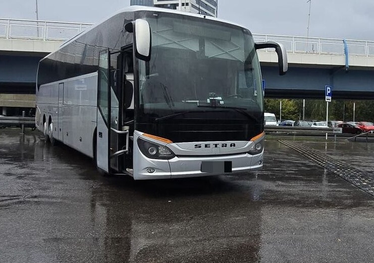 Infobus - Rzeszów: Autokar z przeciętą oponą, a zastępczy autobus bez ważnego badania