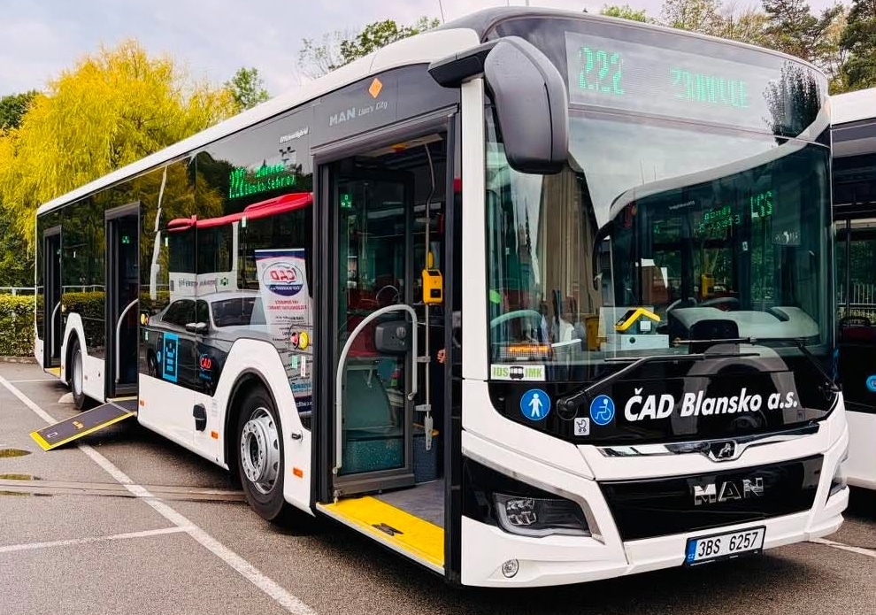 Infobus - Ze Starachowic do Blanska. Dwa nowe MAN-y EfficientHybrid we flocie ČAD