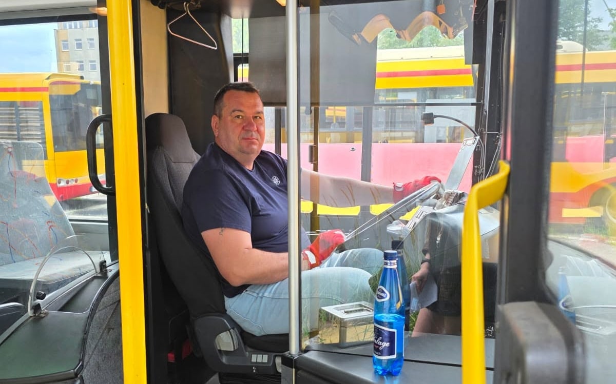 Infobus - 15 kieleckich Solarisów dla Winnicy. RARS rozpoczęła transport autobusów na Ukrainę