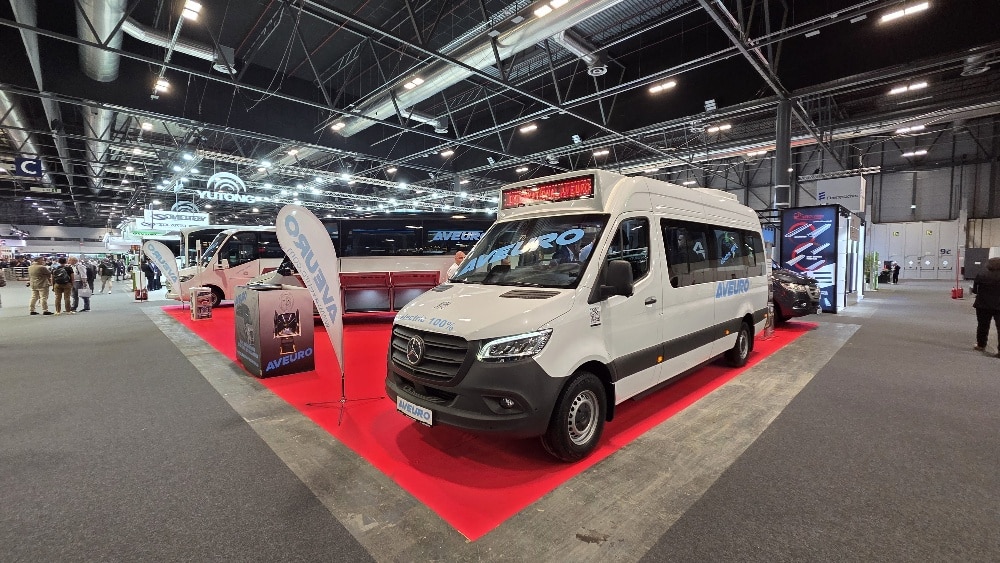 Infobus - FIAA 2026: Rumuńskie Aveuro rośnie w segmencie MINI. Dwa autobusy w Madrycie
