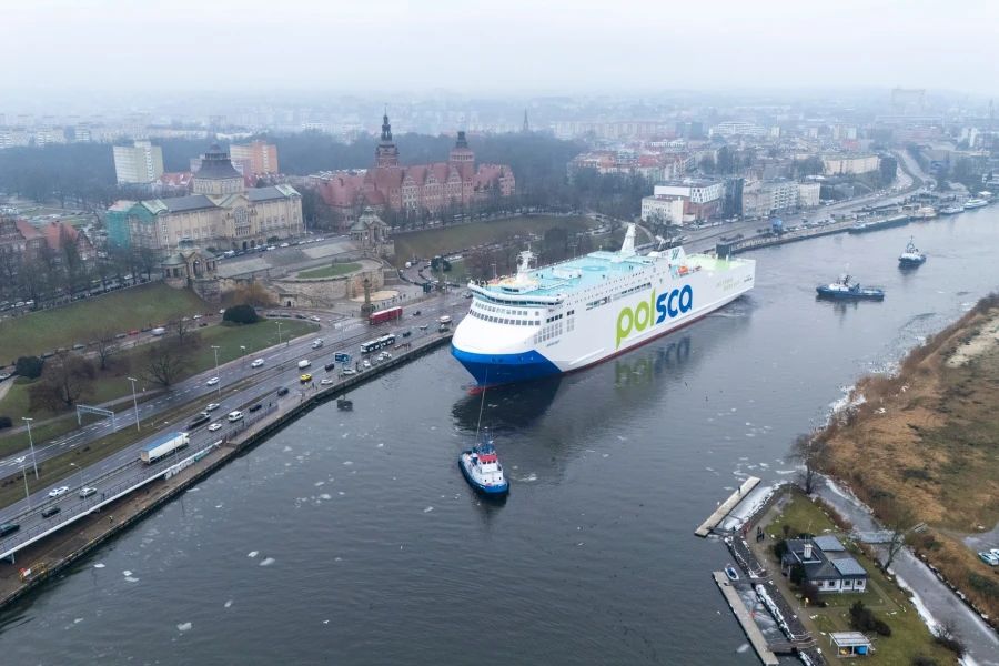 Infoship - Bursztyn Unity ma termin pierwszego rejsu. Kiedy ma wypłynąć ze Świnoujścia do Ystad?