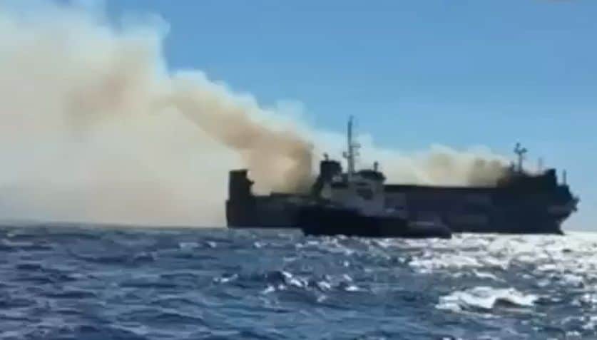 Infoship - Pożar na statku Blue Carrier 2 koło Mykonos. Ewakuowano wszystkie 29 osób