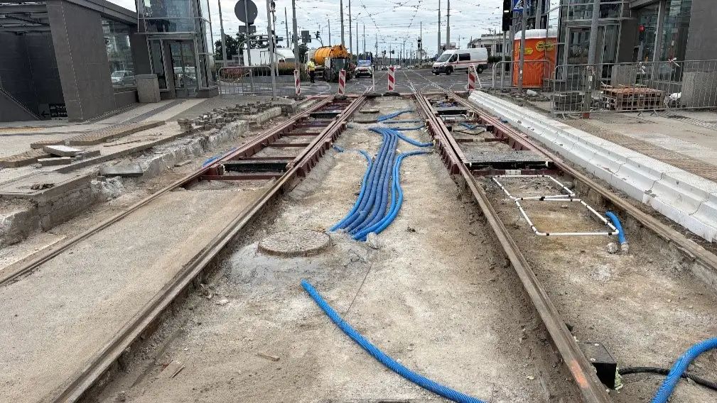 Infotram - Remont torowiska w centrum Poznania potrwa dłużej. Potem prace przeniosą się w rejon ul. Fredry