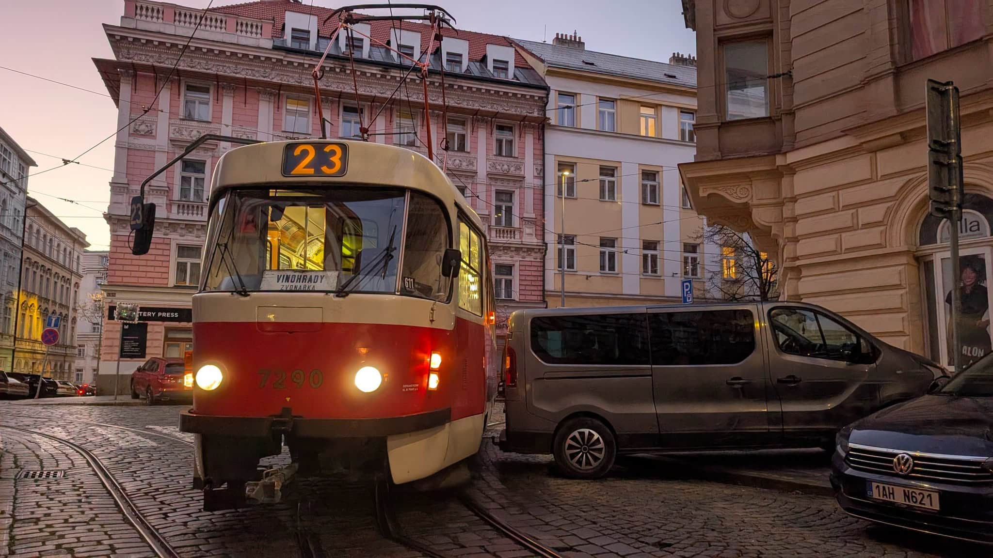 Infotram - Linia 23 żegna się ze Zvonařką. Zabytkowe tramwaje pojadą przez centrum Pragi