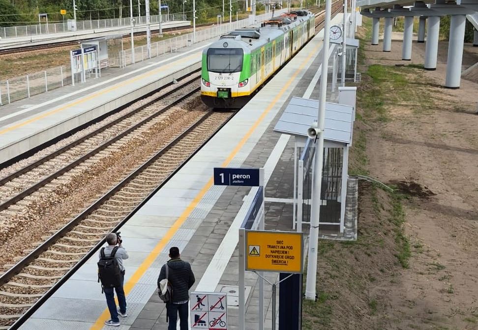 Inforail - PLK inwestują w kolej w regionie radomskim. Nowe przystanki i ponad 18 mln zł na linię Dęblin – Radom