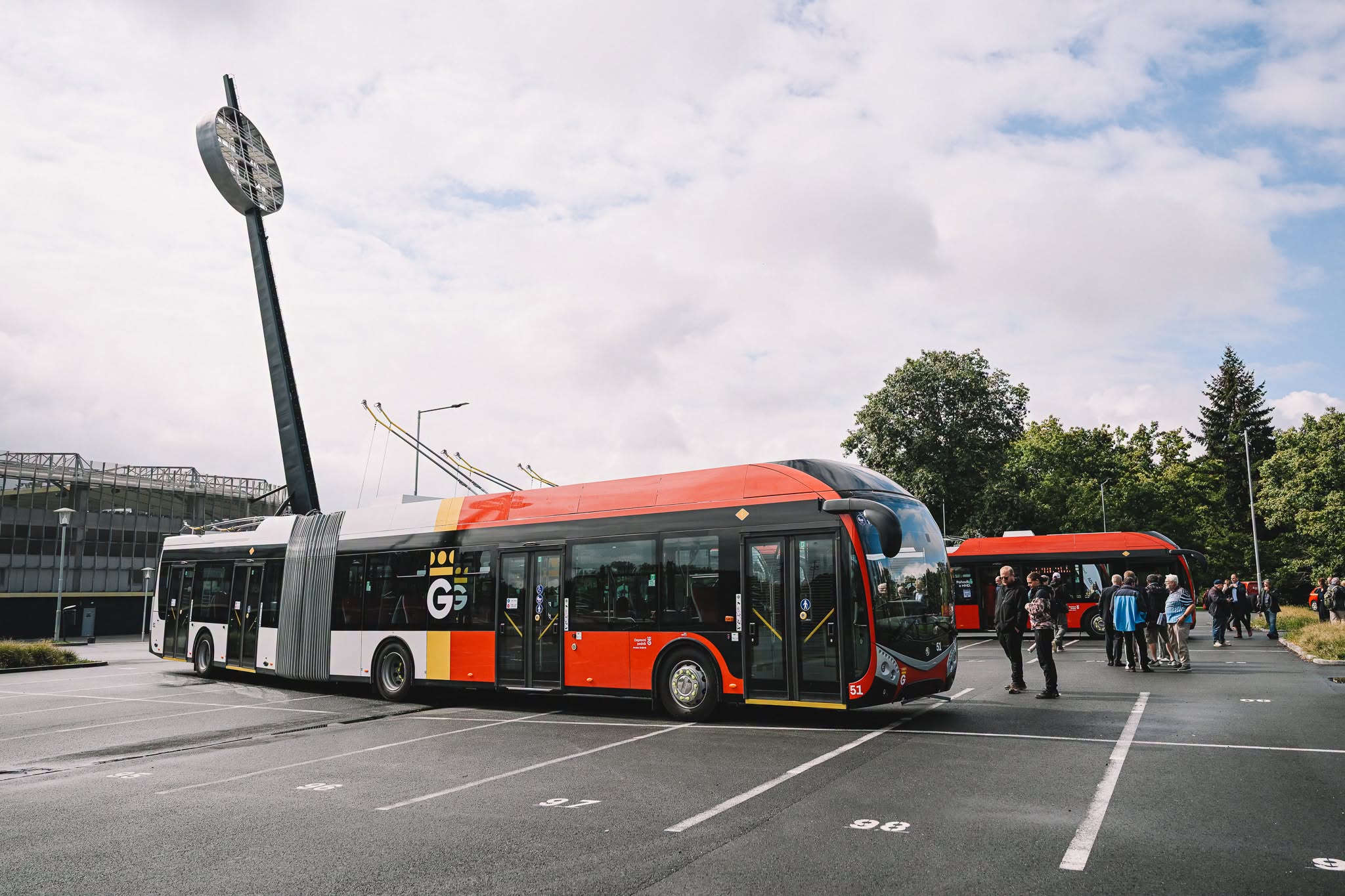 Infobus - Hradec Králové ma pierwsze sześć nowych trolejbusów Škoda-SOR 32Tr i 33Tr