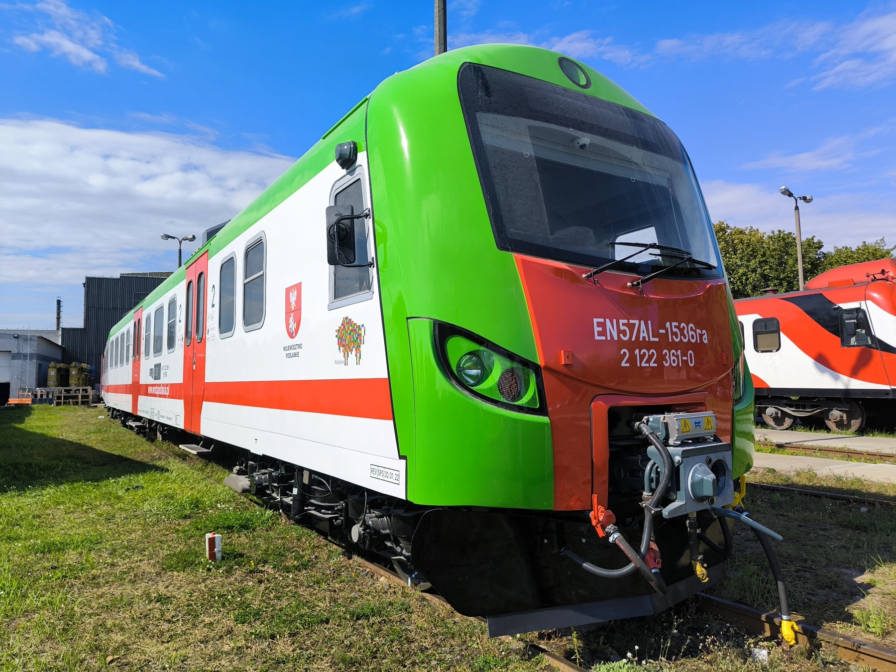 Inforail - Podlaski EN57AL wrócił na tory po 460 dniach. Naprawa kosztowała około 2 mln zł