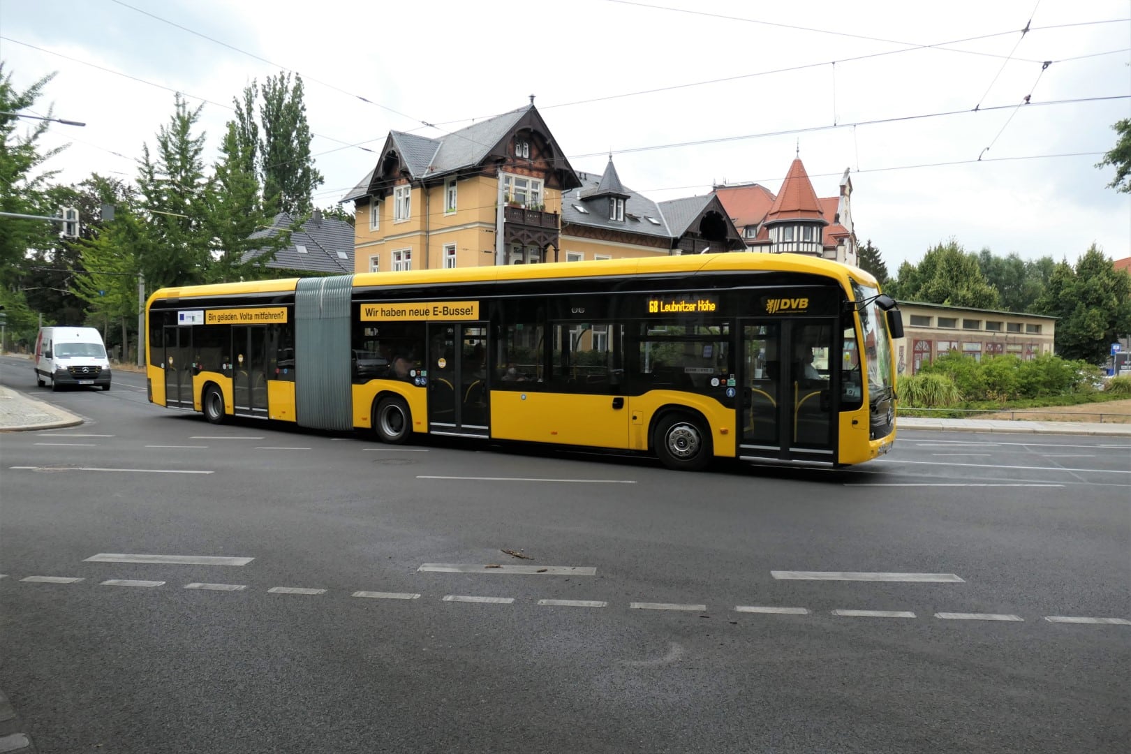 Infobus - Rheinbahn odbiera 40 elektrobusów Mercedes-Benz eCitaro. Düsseldorf stawia na pantografy