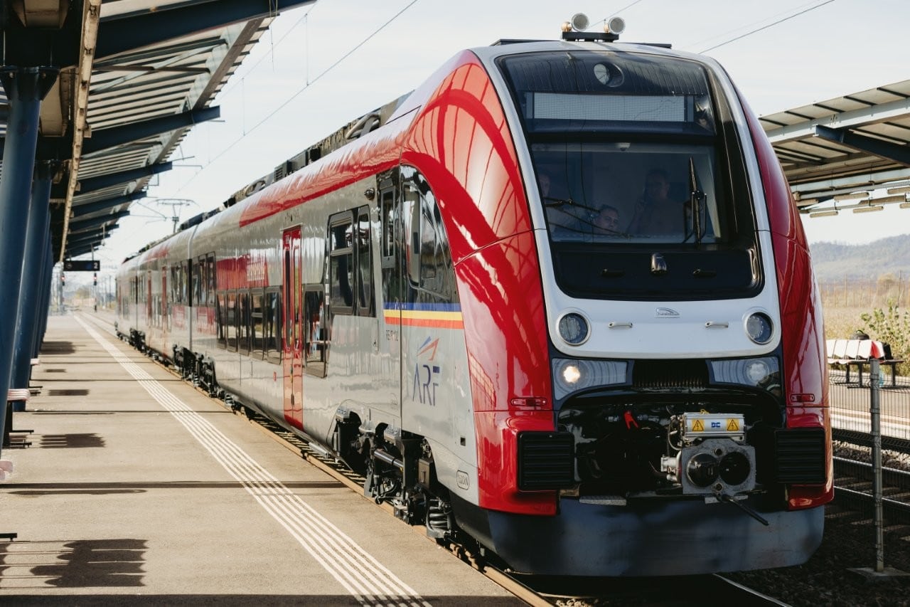 Inforail - PESA zakończyła dostawy 20 pociągów InterRegio do Rumunii. Kolejne 9 pojazdów trafi do odbiorcy w 2027 roku