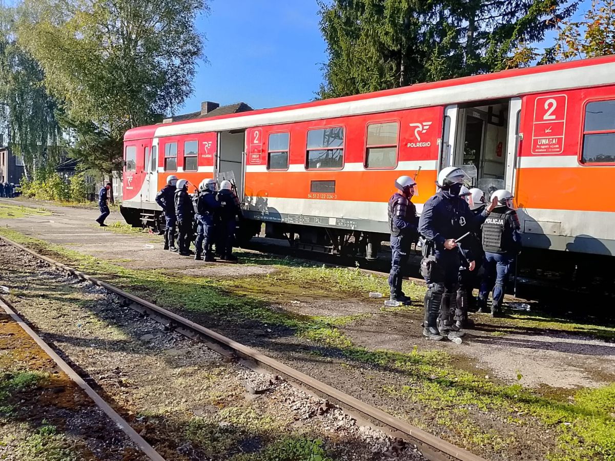 Inforail - „Pociąg specjalny 2026” w Iławie. Kontrterroryści odbijali kierownika pociągu POLREGIO