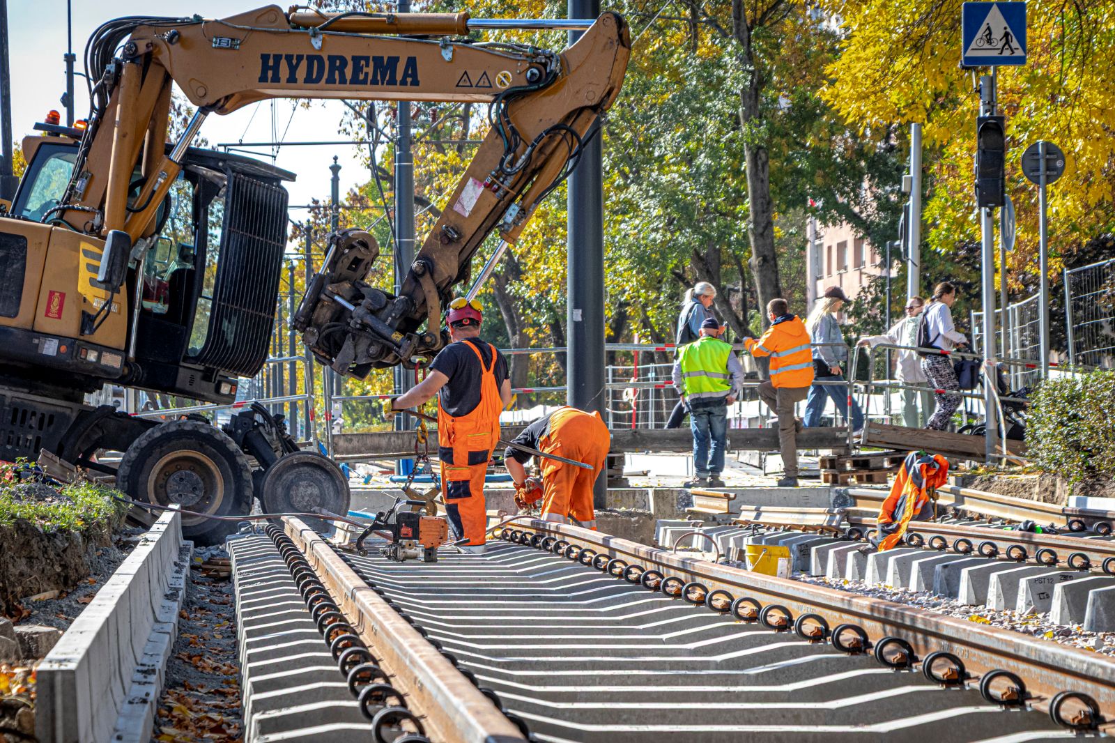Infotram - Warszawa: Tramwaje wracają na większą część Puławskiej. Linie 4 i 10 pojadą do al. Lotników