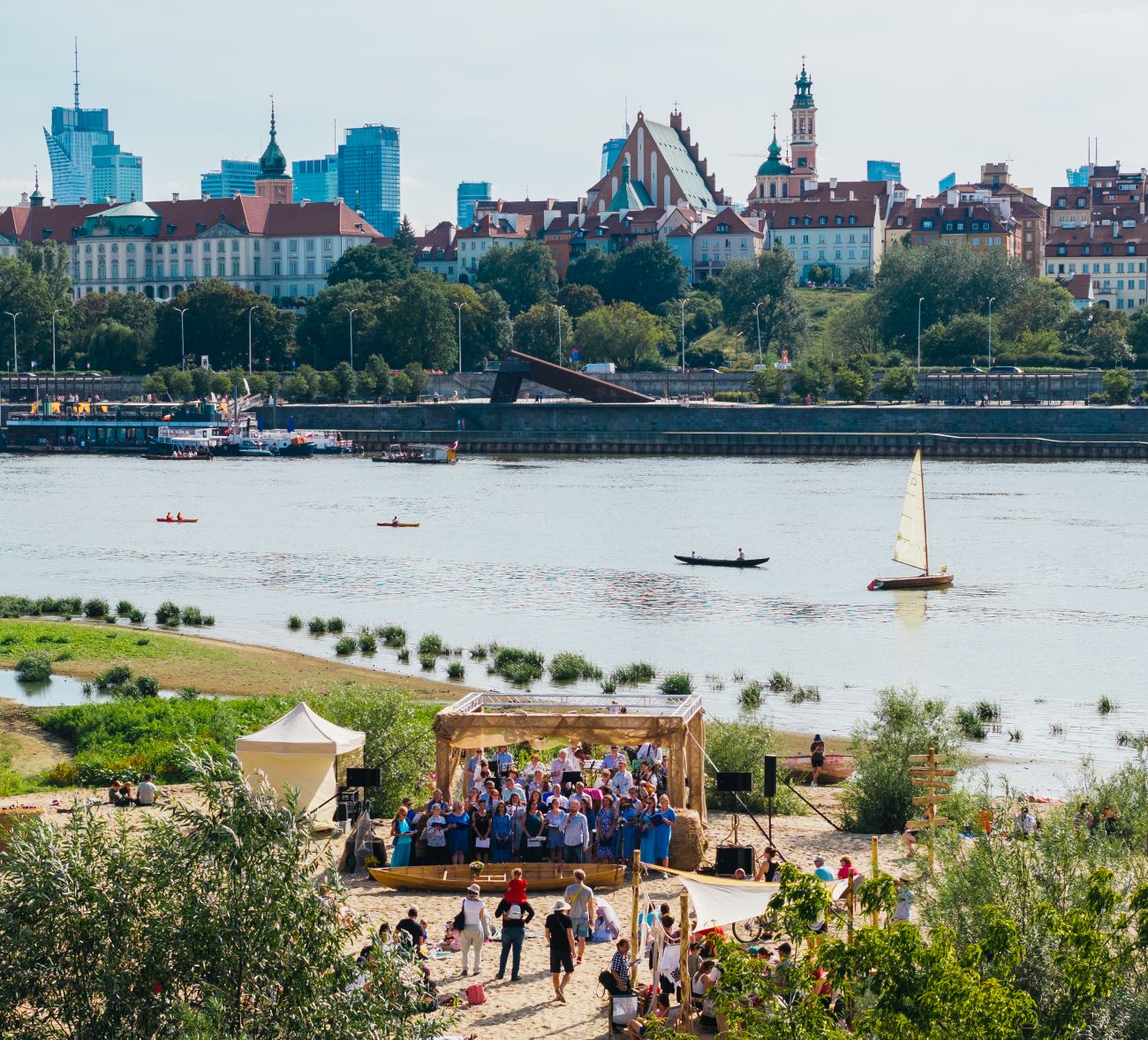 Infoship - Kulturalne lato nad Wisłą. Warszawska rzeka przyciągała koncertami, kinem, teatrem i sztuką