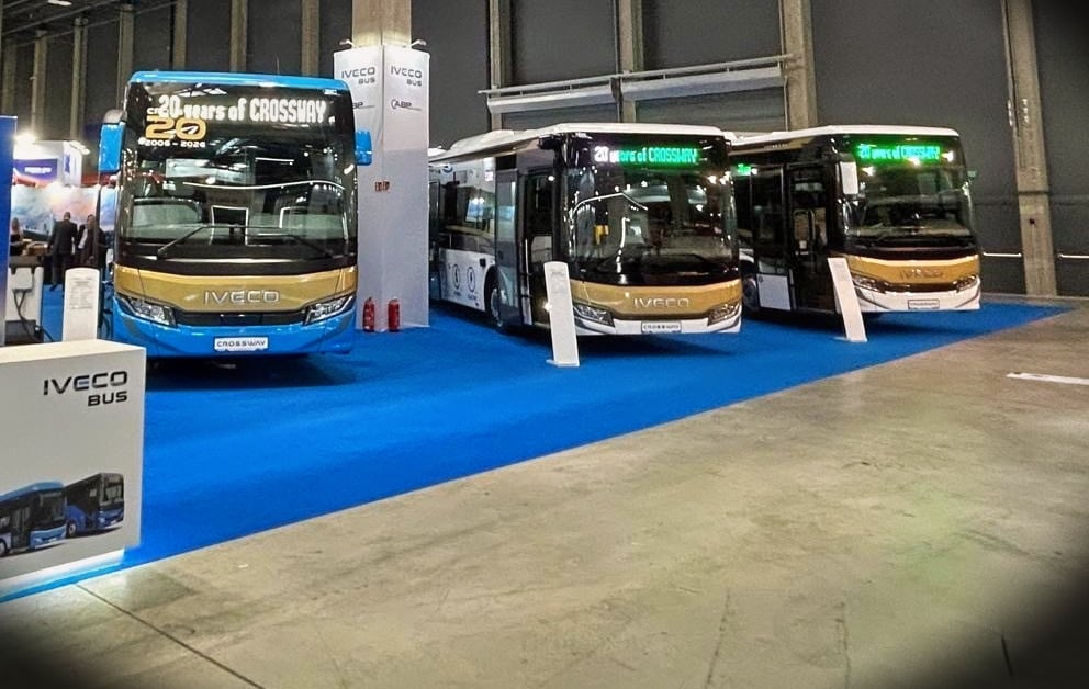 Infobus - TRANSEXPO 2026: Targowa premiera Iveco Crossway Elec. Trzy autobusy na 20-lecie modelu