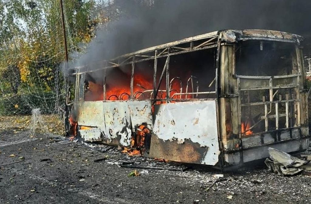 Infobus - Ukraina: Rosyjski atak na autobusy w Kramatorsku. 33 osoby zginęły, 18 zostało rannych