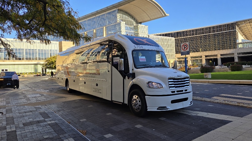 Infobus - APTA 2026: Executive Coach Builders pokazał autobus Supercoach XL. Na Freightliner