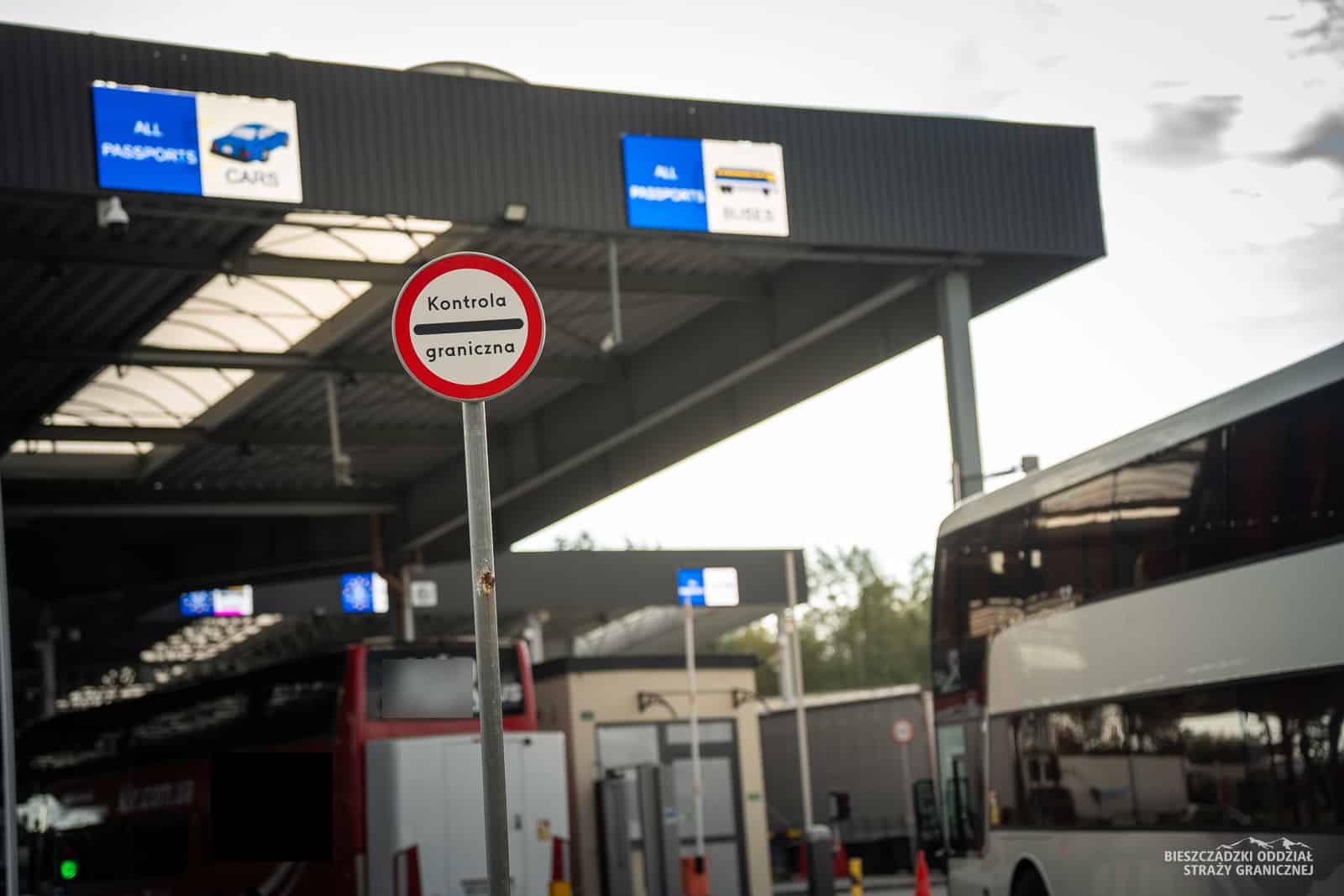 Infobus - Medyka: Bez paszportu przez granicę. W autobusowej toalecie
